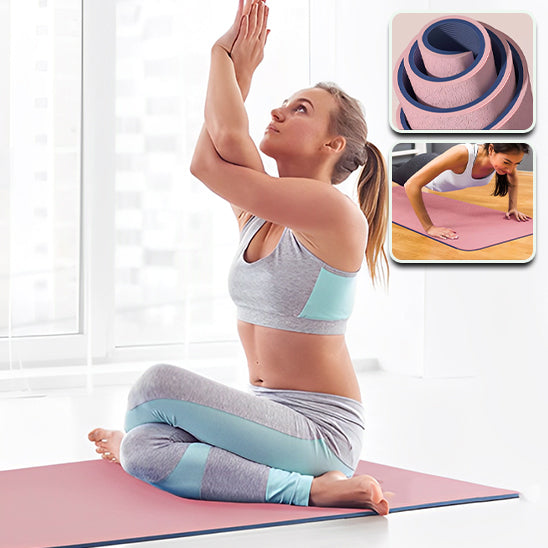 Femme assise en indien qui méditait