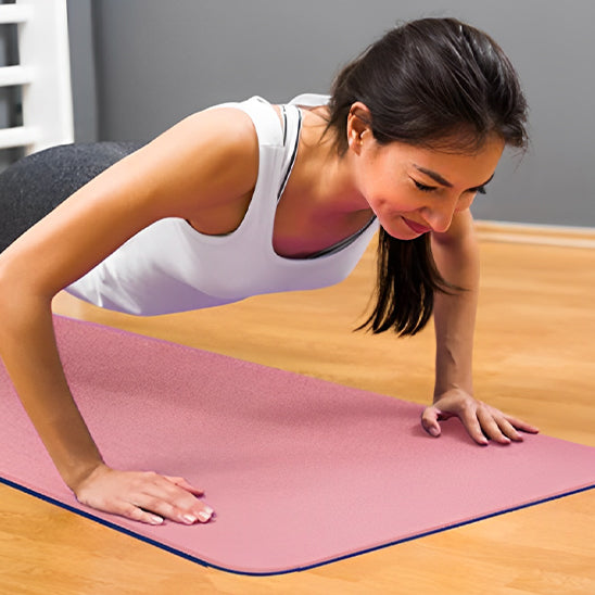 Femme exérèse exercices sur tapis