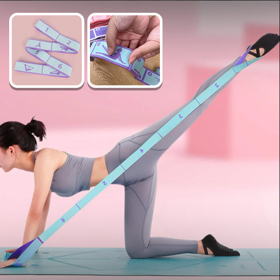 Femme a genou main au sol et jambe en étirement vers le haut