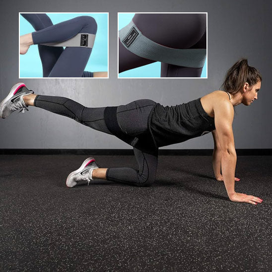 femme a quatre patte avec un élastique au cuisse