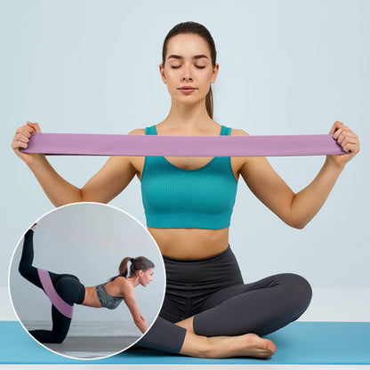 Femme assit en indien et étirement des bras et jambe