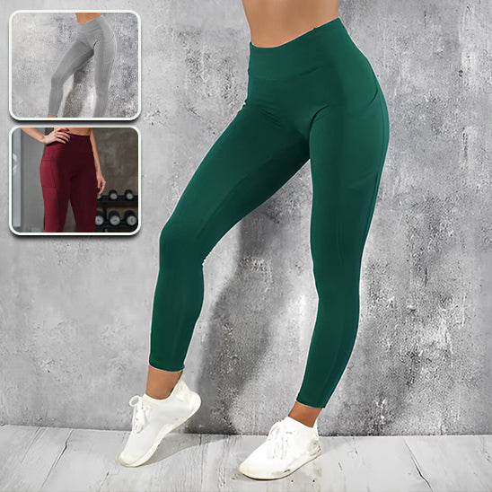 trois femme nous montre trois leggings un vert un rouge et un gris